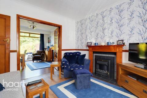 8 Crow Lane, Romford, RM7 0ED