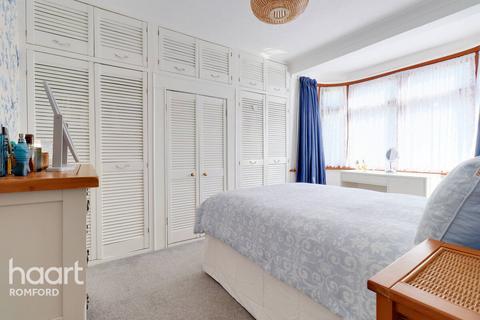 8 Crow Lane, Romford, RM7 0ED
