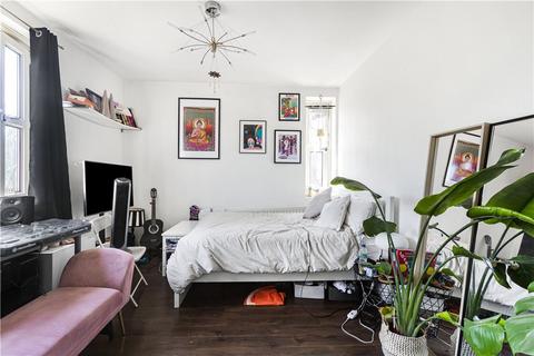 13 Mapledene Estate, London, E8 3LN