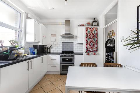 13 Mapledene Estate, London, E8 3LN