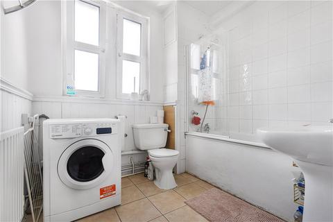 13 Mapledene Estate, London, E8 3LN