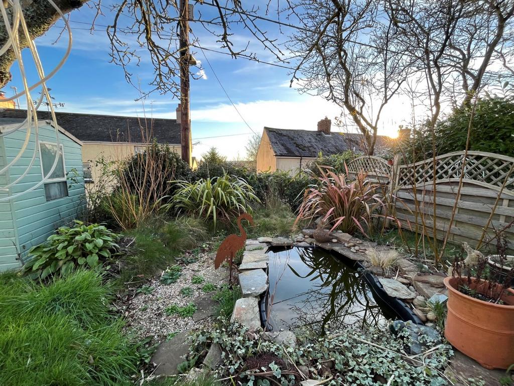 High Street, Halberton, Tiverton, Devon, EX16 2 bed semidetached house