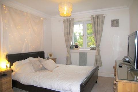 2 bedroom apartment to rent, Bookham