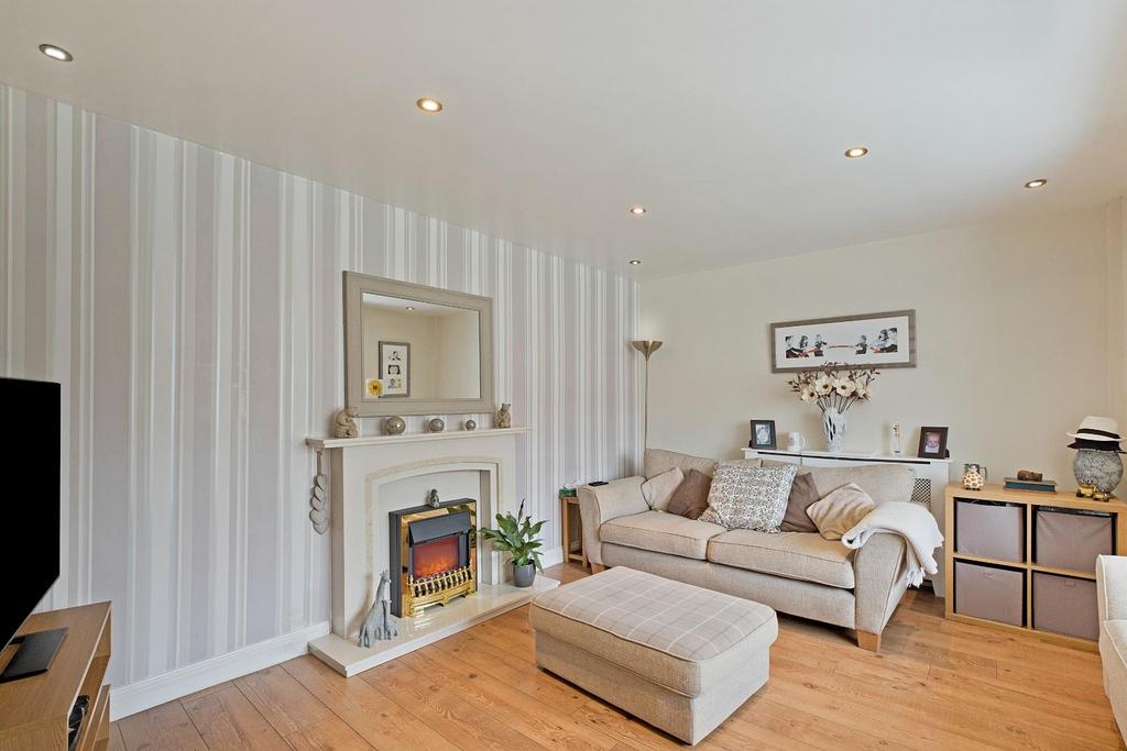 Midgley Road, Burley in Wharfedale LS29 4 bed semidetached house for