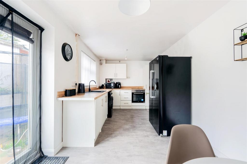 Cobhorn Drive, Withywood, Bristol, BS13 3 bed semidetached house for