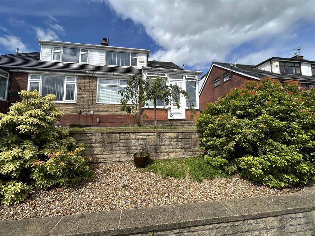Heywood Fold Road, Springhead, Oldham 4 bed semidetached bungalow for