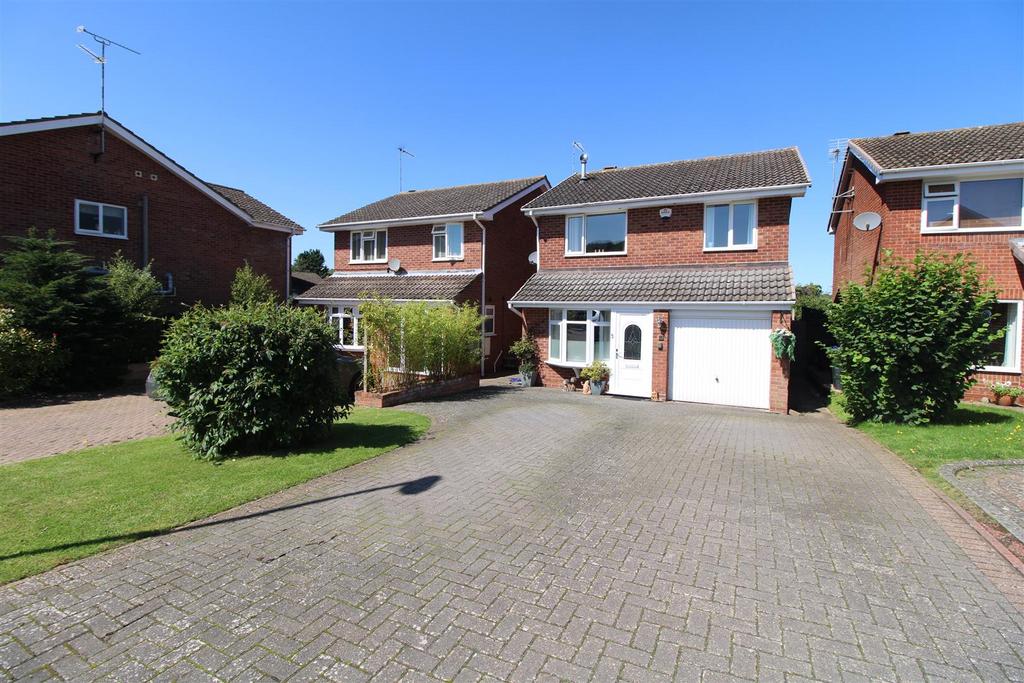 Merton Road, Daventry 3 bed house for sale £325,000