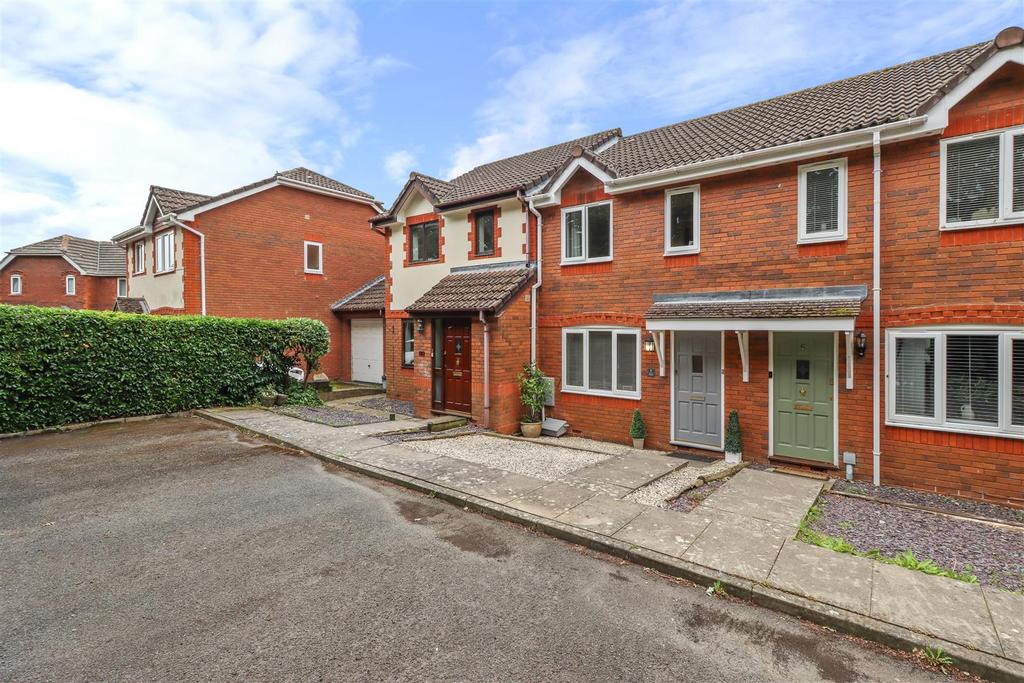Mountain Ash Close, Hailsham 2 bed terraced house for sale £265,000