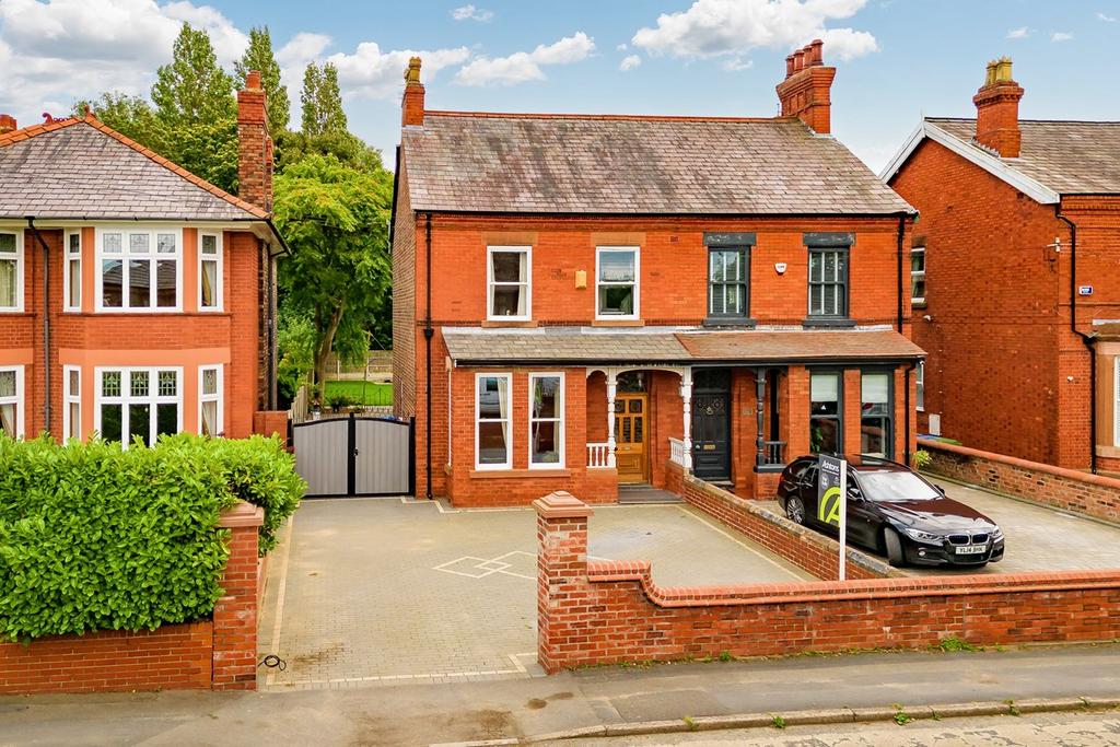 Ditchfield Road, Widnes WA8 4 bed semidetached house £375,000