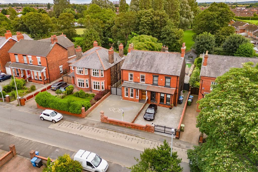 Ditchfield Road, Widnes WA8 4 bed semidetached house £375,000