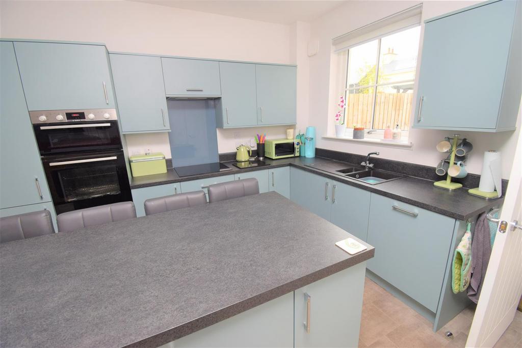 Kitchen family area.jpg