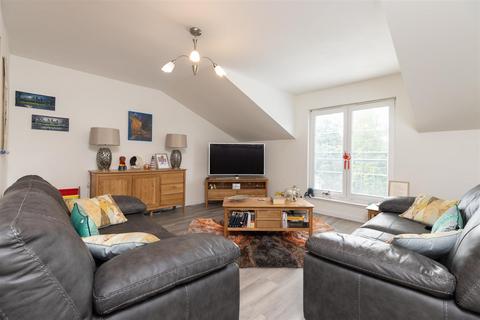 2 bedroom flat for sale - Cleeve Park, Perth