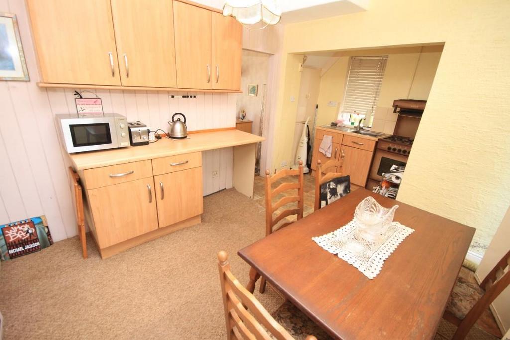 Wesley Grove, Idle 3 bed semidetached house for sale £189,950