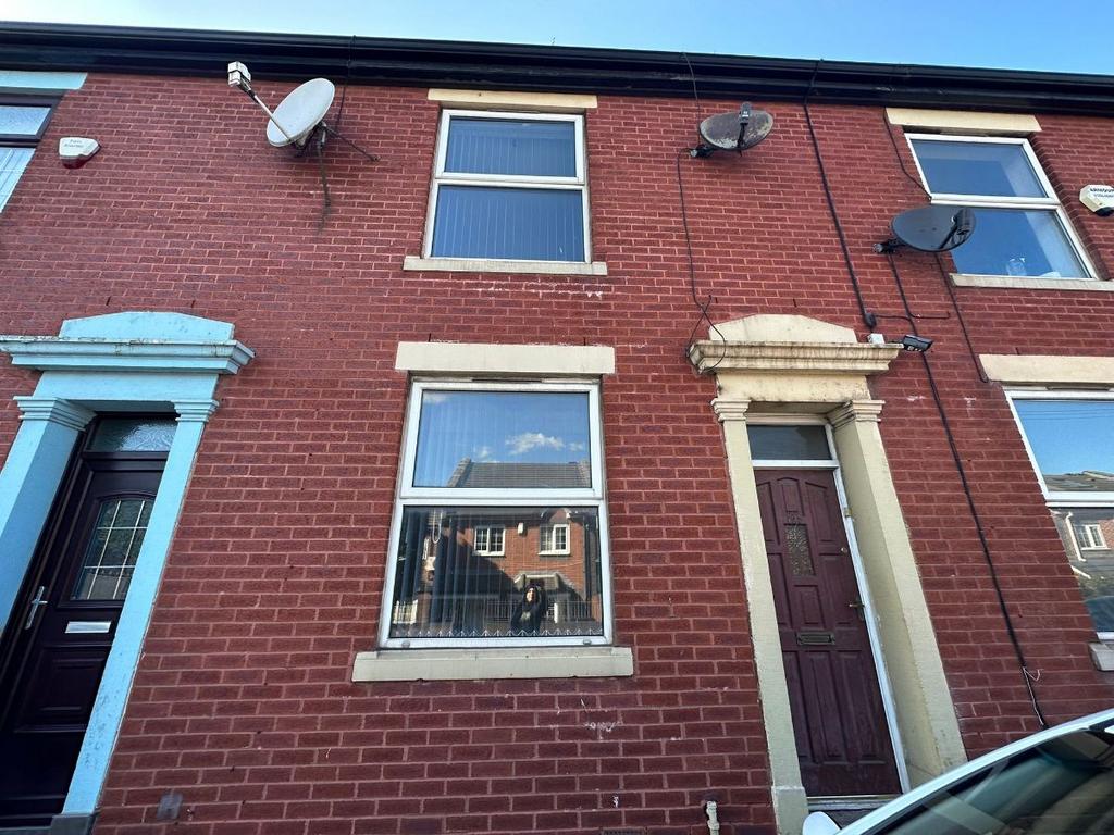 Whalley Range, Blackburn. Lancs. BB1 6EE 2 bed terraced house £650