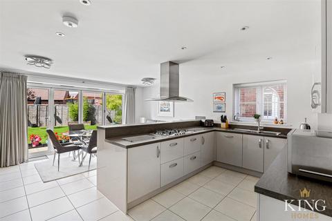 6 Shield Way, Bidford On Avon, Alcester, B50 4HA