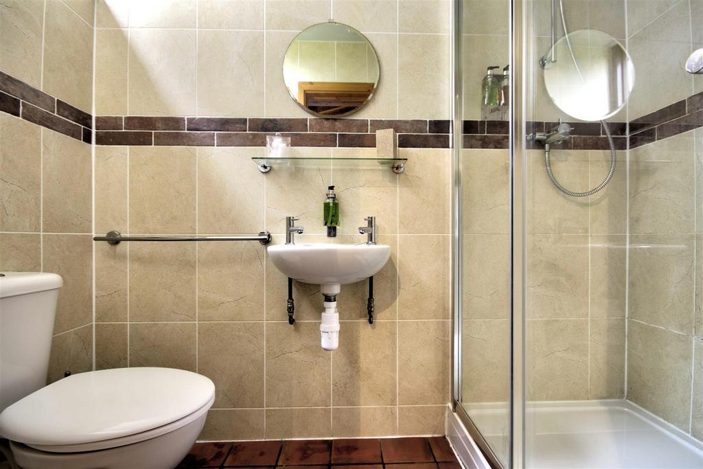 Bedroom 2 en suite