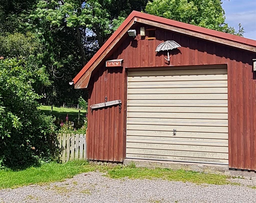 GARAGE &amp; OUTBUILDINGS