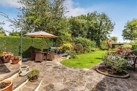 32 The Street, Fetcham, Leatherhead, KT22 9RF