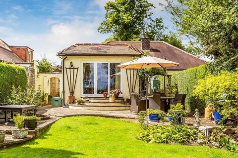 32 The Street, Fetcham, Leatherhead, KT22 9RF