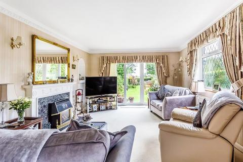 32 The Street, Fetcham, Leatherhead, KT22 9RF