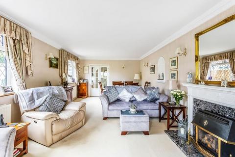 32 The Street, Fetcham, Leatherhead, KT22 9RF