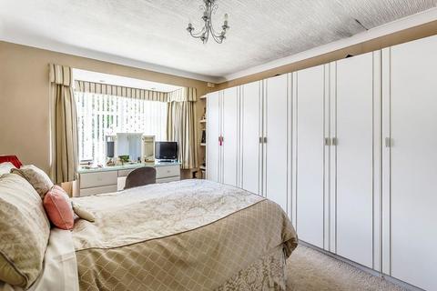 32 The Street, Fetcham, Leatherhead, KT22 9RF