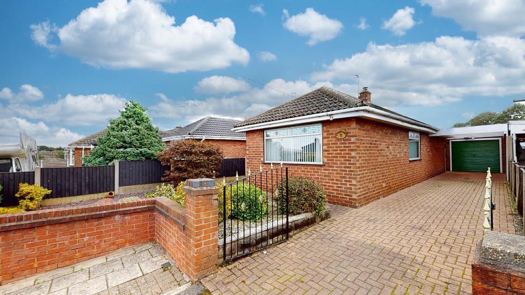 Highfield Close, Mansfield 2 bed semidetached bungalow for sale £185,000