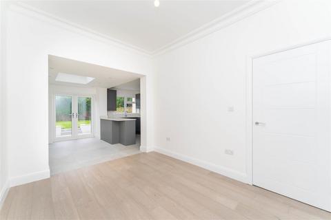 17 Station Road, London, W7 3JD