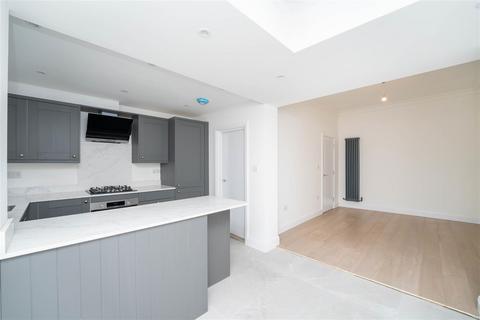 17 Station Road, London, W7 3JD