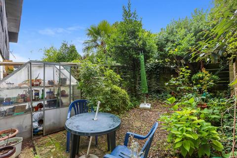 5 Owens Way, London, SE23 1RW