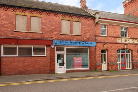 Retail property (high street) to rent, Watergate, Sleaford, NG34