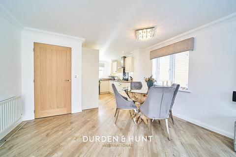 14 Elstar Road, Ongar, CM5 0FQ