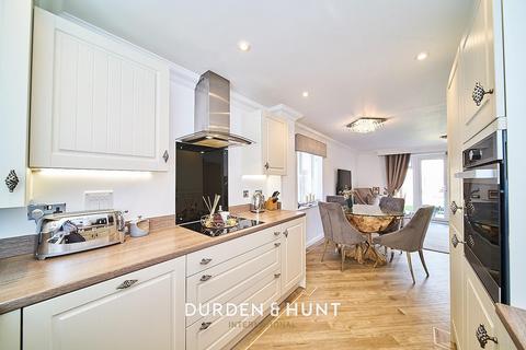 14 Elstar Road, Ongar, CM5 0FQ