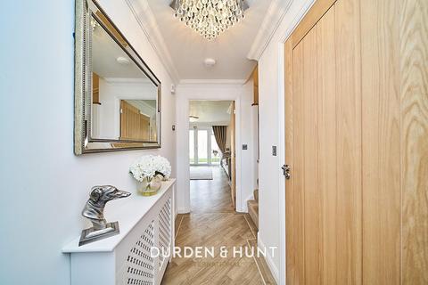 14 Elstar Road, Ongar, CM5 0FQ