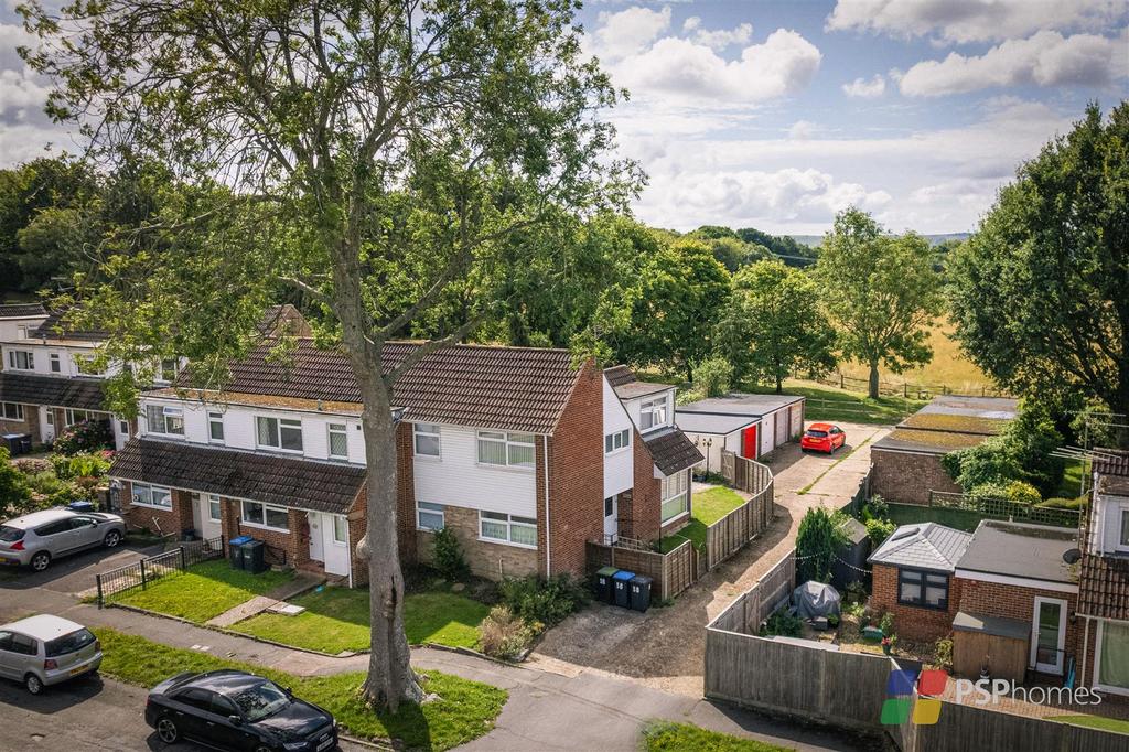 Nightingale Lane, Burgess Hill 3 bed end of terrace house for sale £