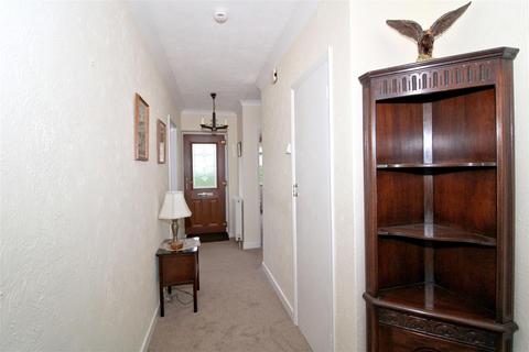 12 North Way, Seaford, BN25 3AL