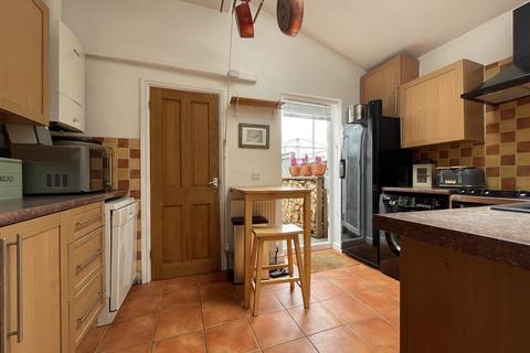 20 Avenue Terrace, Stonehouse, GL10 3RE