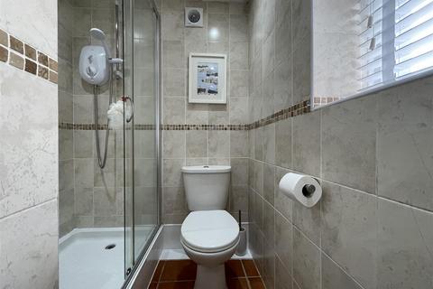 20 Avenue Terrace, Stonehouse, GL10 3RE