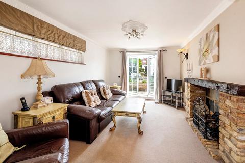 13 Common Lane, Dartford, DA2 7DE