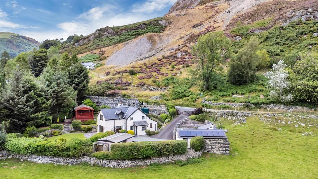 Llangynog 4 bed cottage for sale £415,000