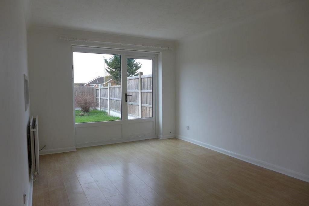 Woburn Drive, Lakeside, Brierley Hill 2 bed flat £725 pcm (£167 pw)