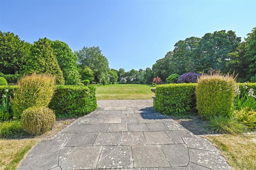 Ford Road, Tortington, Arundel 2 bed apartment for sale £430,000