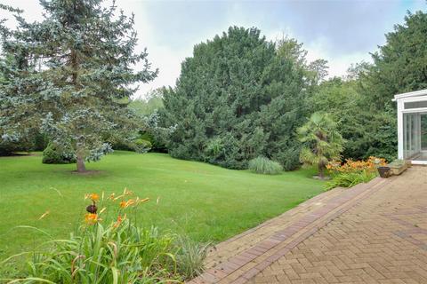 8 Rectory Field, Harlow, CM19 4HD