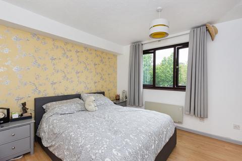 51 Louvain Road, Greenhithe, DA9 9DY