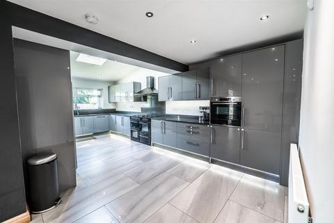 285 Brooklands Road, Manchester, M23 9HF