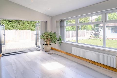 285 Brooklands Road, Manchester, M23 9HF