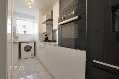 2 bedroom apartment to rent - Ealing, W13