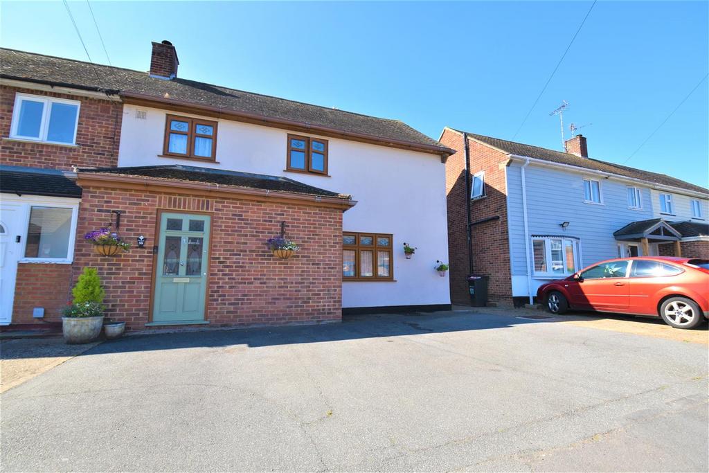 Rochford Garden Way, Rochford 3 bed semidetached house for sale £420,000
