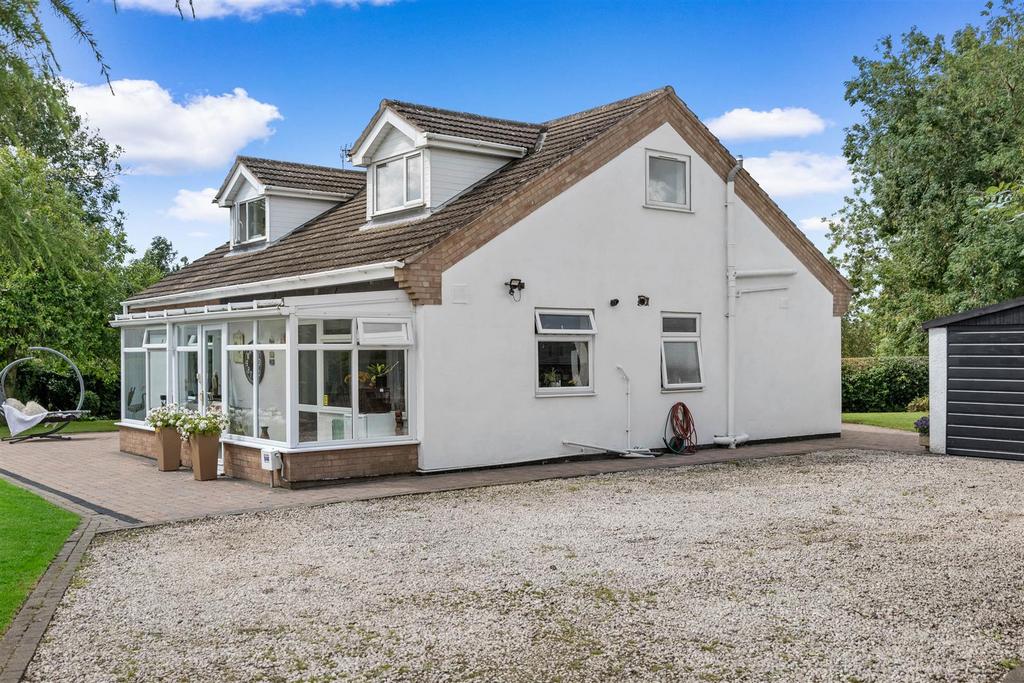 School Lane, Galley Common, Nuneaton 4 bed detached house £550,000