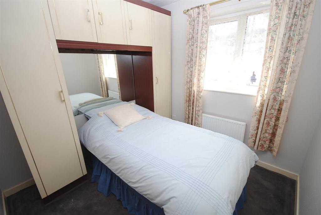 211gibsonlanebed3.JPG